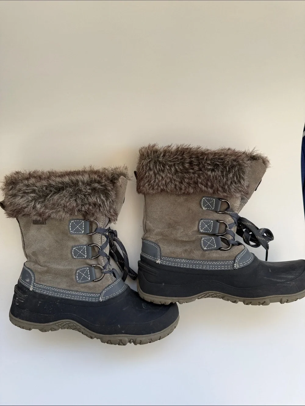 KHOMBU Women's Insulated Faux-Fur Winter Boots - Gray/Black
